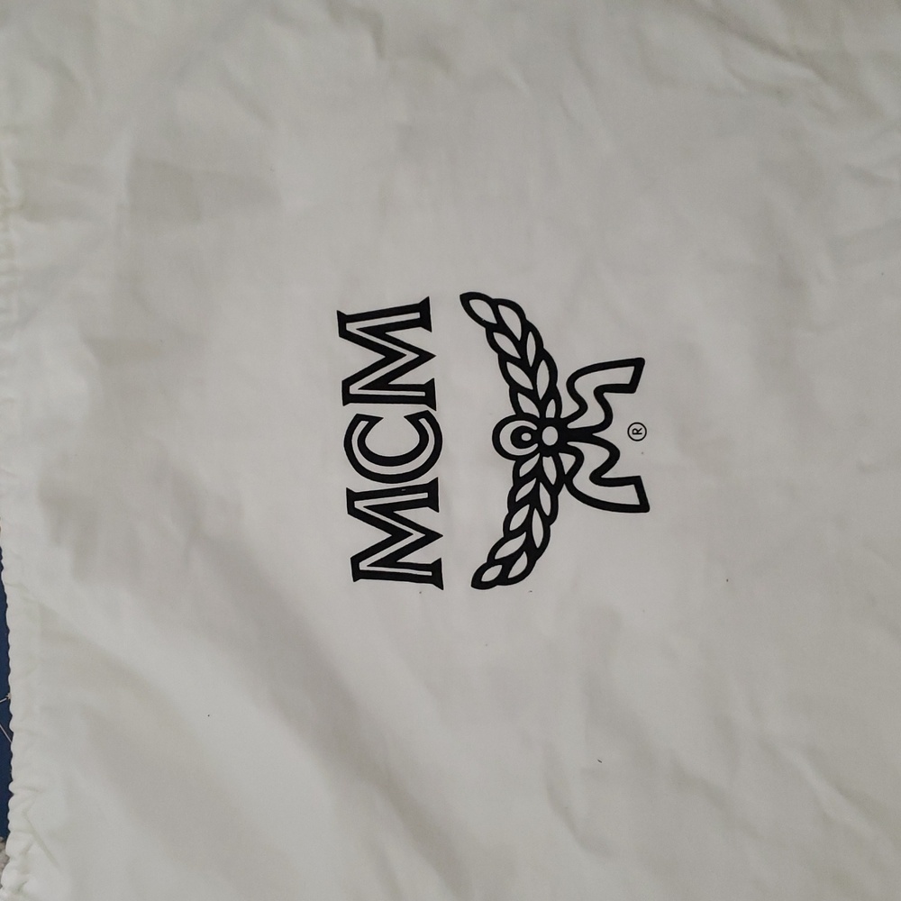 MCM Liz Reversible Tote with Dustbag - Picture 10 of 10